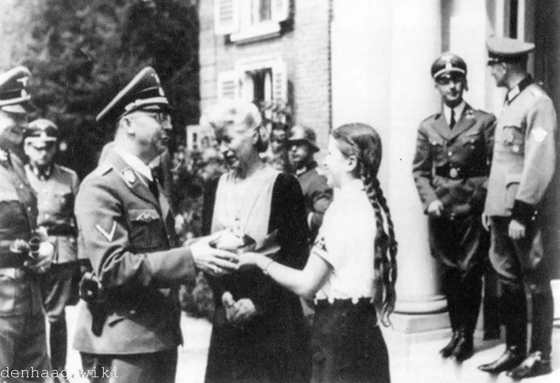 Op 16 mei 1942 bezocht Heinrich Himmler Clingendael. Gertrude Seyss-Inquart verwelkomde de Nazi leider.